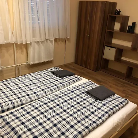 Apartman 4. Apartment
